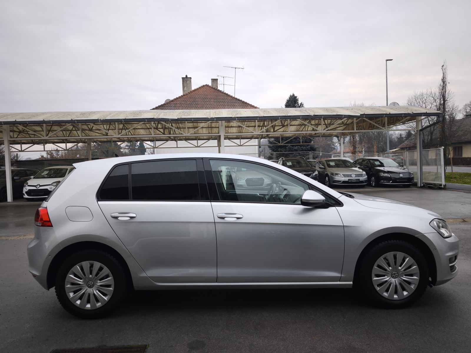 VW Golf 7 1,6 TDI NAVI ACC TEMPOMAT BLUETOOTH PARK PILOT I ASSIST, fotografija 13