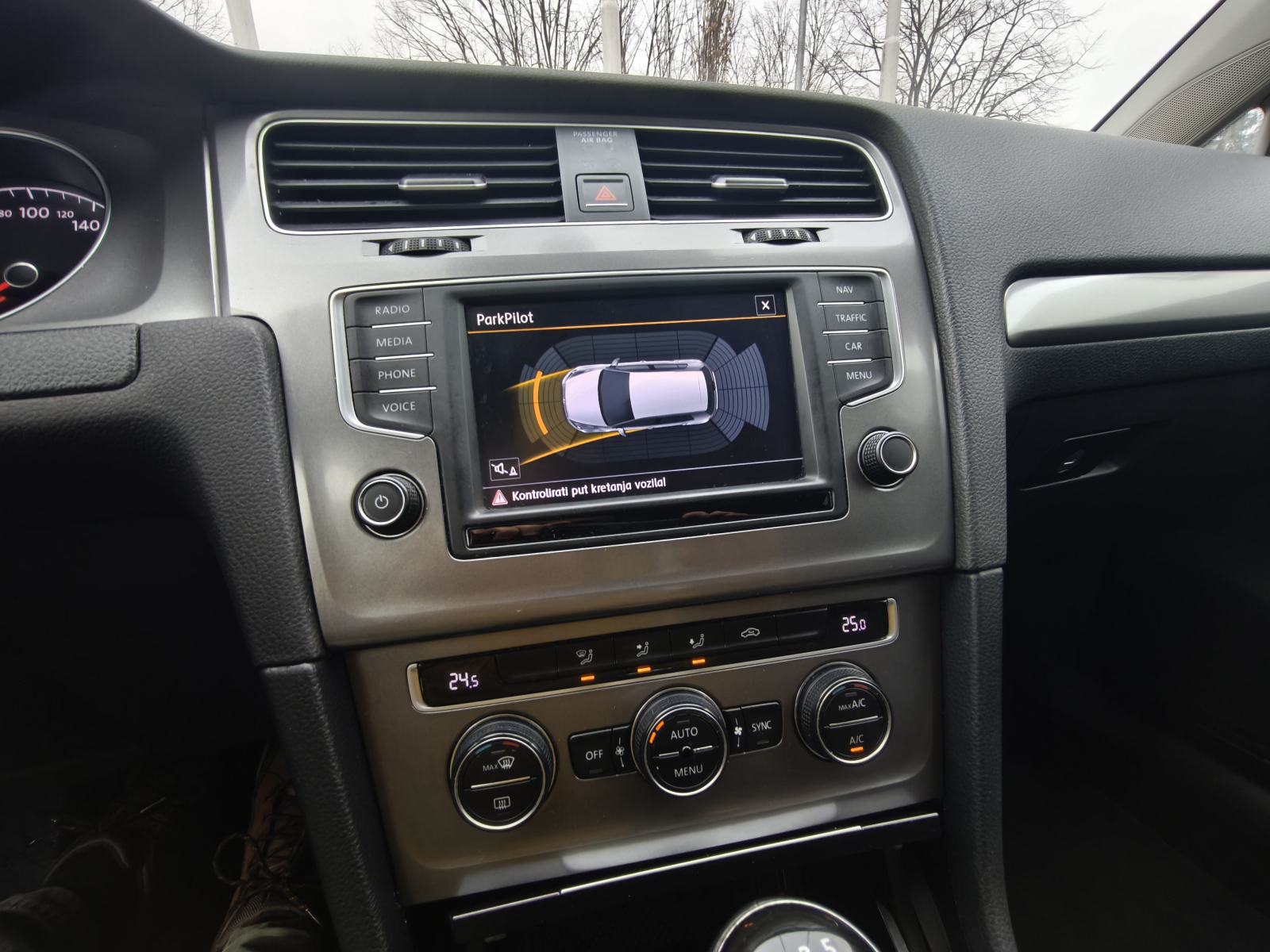 VW Golf 7 1,6 TDI NAVI ACC TEMPOMAT BLUETOOTH PARK PILOT I ASSIST, fotografija 19