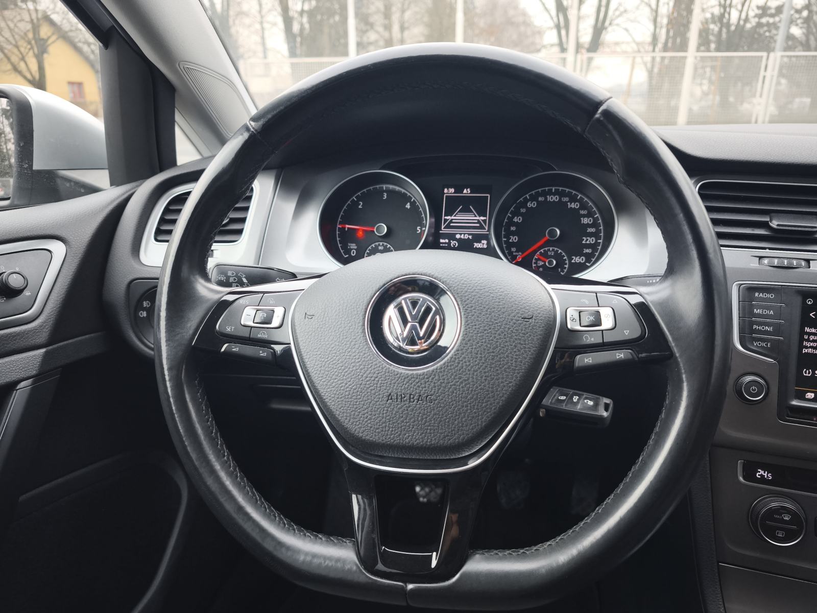 VW Golf 7 1,6 TDI NAVI ACC TEMPOMAT BLUETOOTH PARK PILOT I ASSIST, fotografija 17