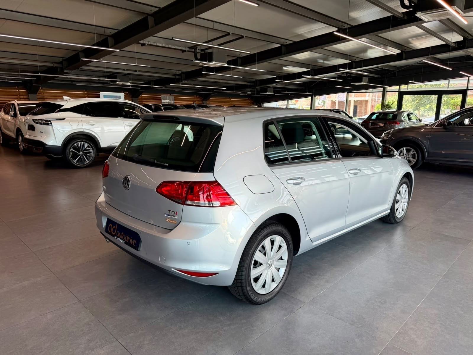 VW Golf 7 1.6 TDI NAVI • KLIMA • PARK. SENZORI • AUTOKREDIT, fotografija 7