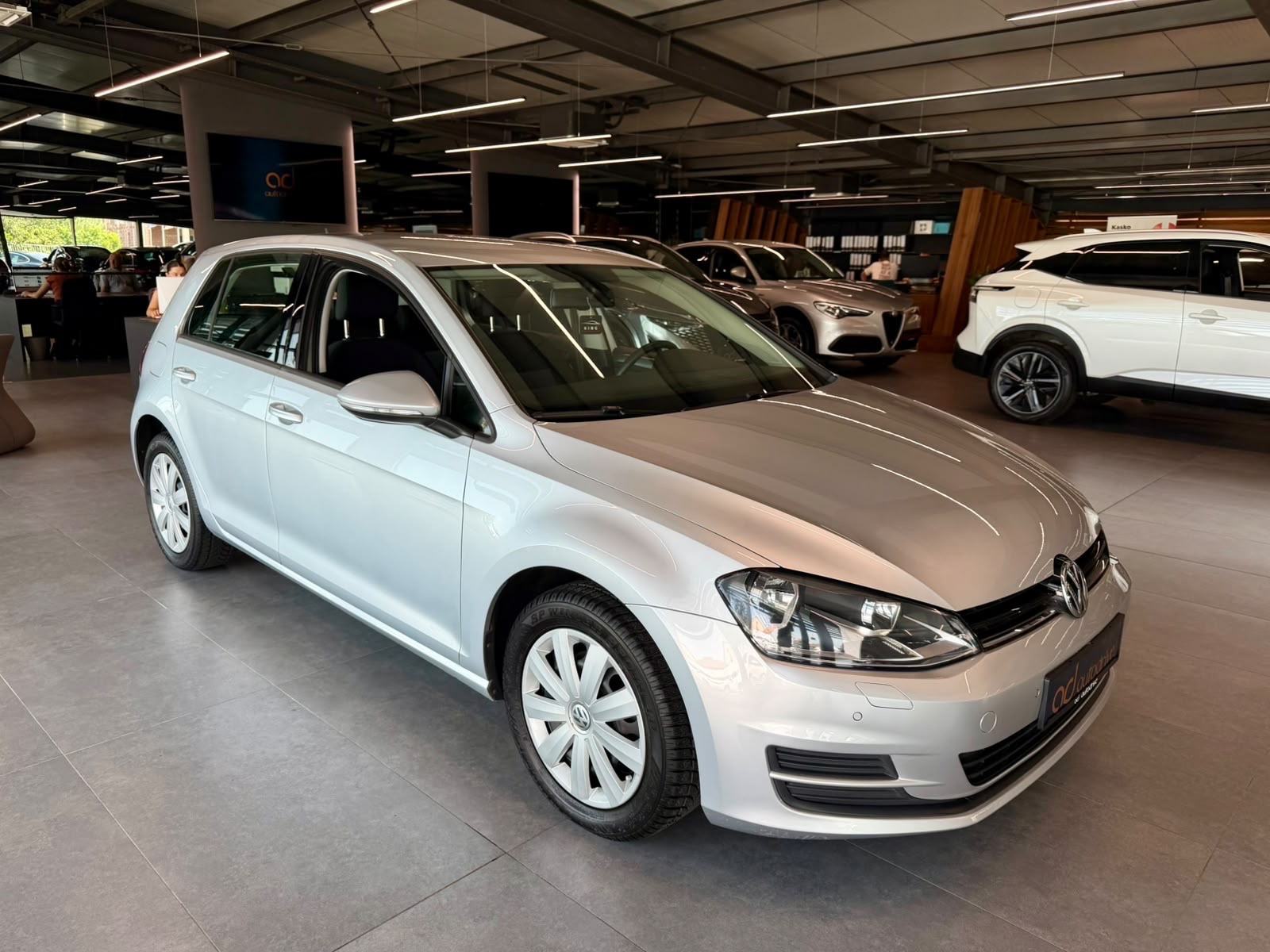 VW Golf 7 1.6 TDI NAVI • KLIMA • PARK. SENZORI • AUTOKREDIT, fotografija 9