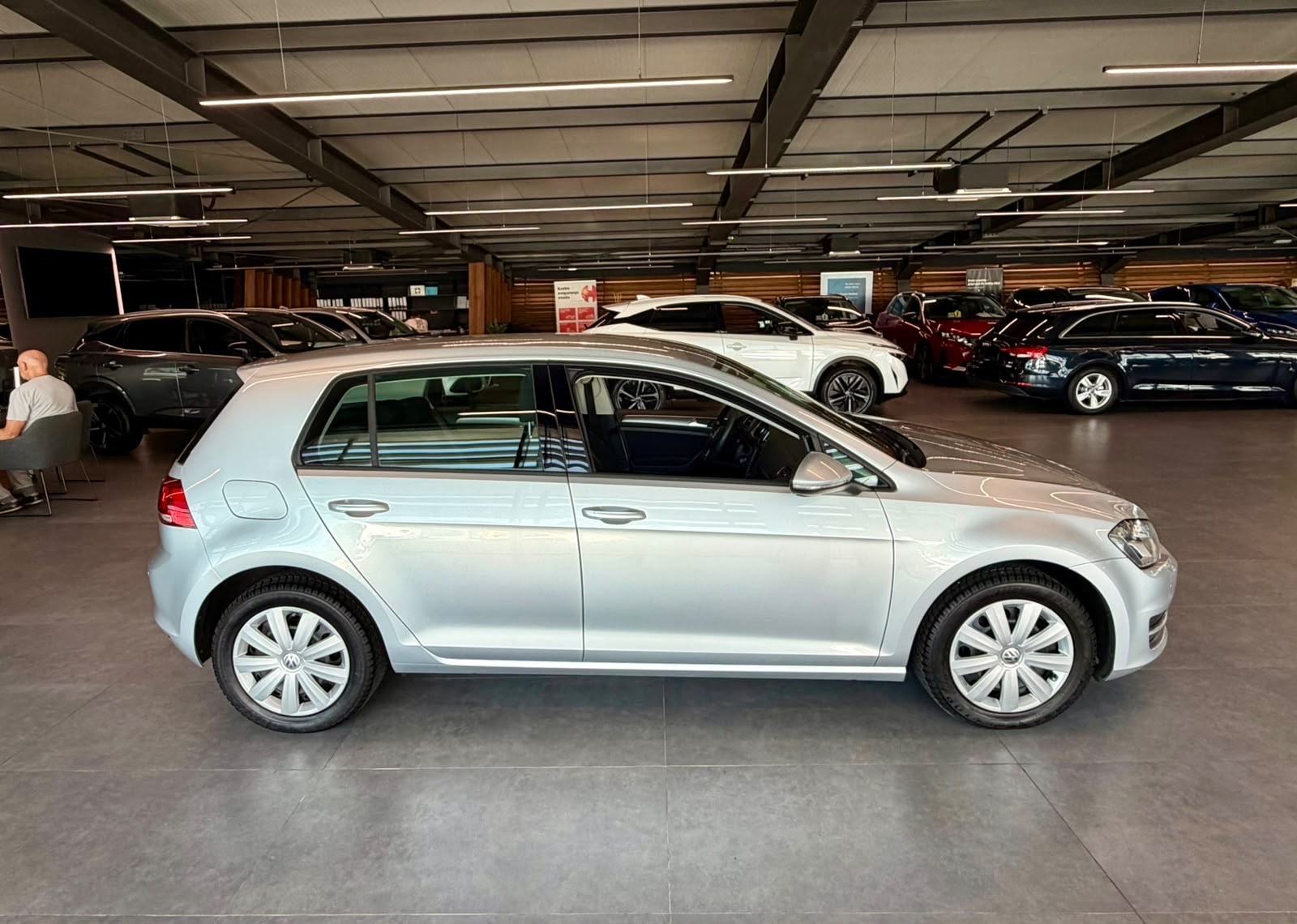 VW Golf 7 1.6 TDI NAVI • KLIMA • PARK. SENZORI • AUTOKREDIT, fotografija 8