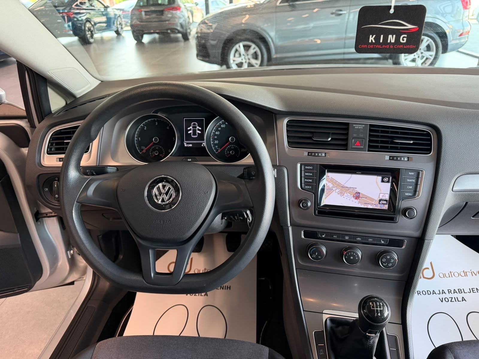 VW Golf 7 1.6 TDI NAVI • KLIMA • PARK. SENZORI • AUTOKREDIT, fotografija 16