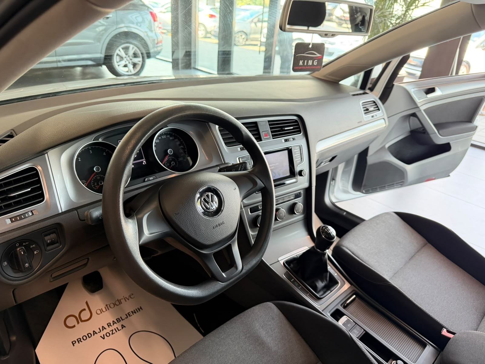 VW Golf 7 1.6 TDI NAVI • KLIMA • PARK. SENZORI • AUTOKREDIT, fotografija 13