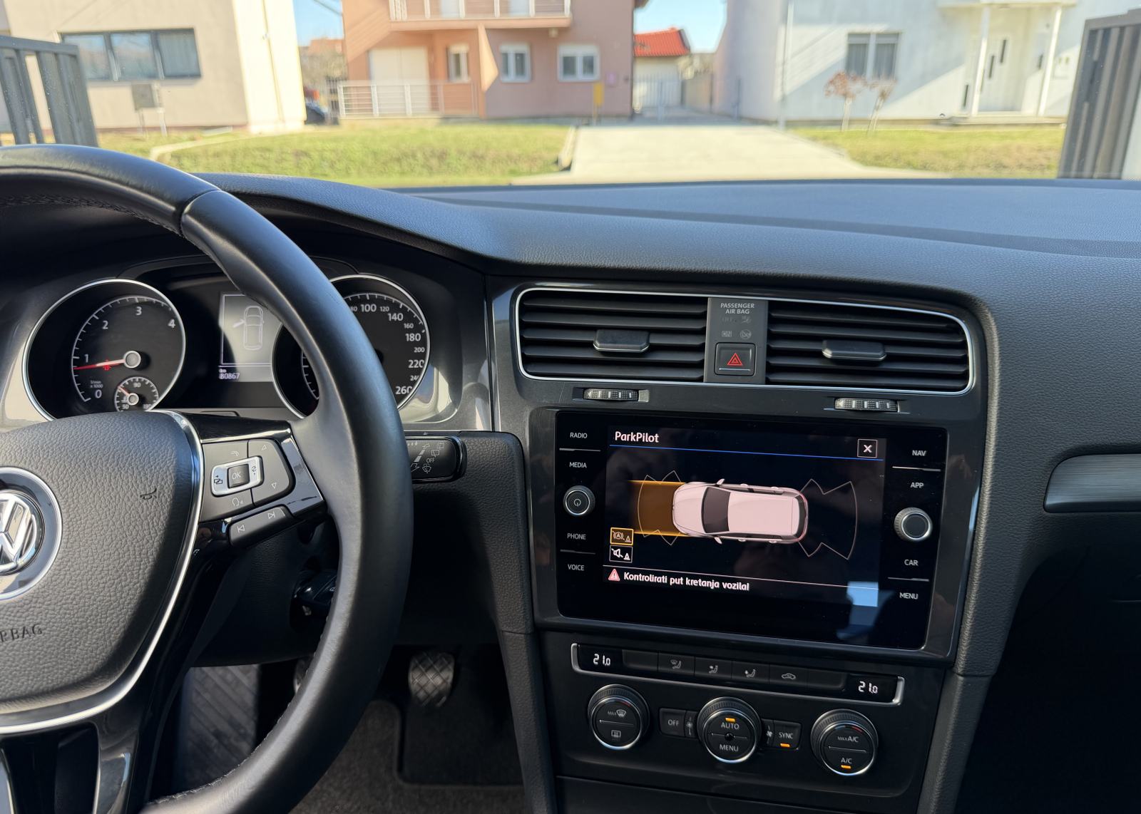 VW Golf 7 1,6 TDI NAVIGACIJA...ALU...PARK.SENZORI…82000 Km, fotografija 14