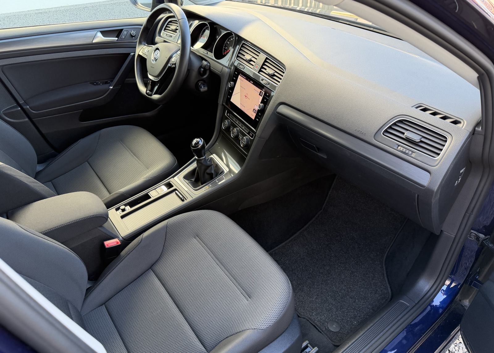 VW Golf 7 1,6 TDI NAVIGACIJA...ALU...PARK.SENZORI…82000 Km, fotografija 11