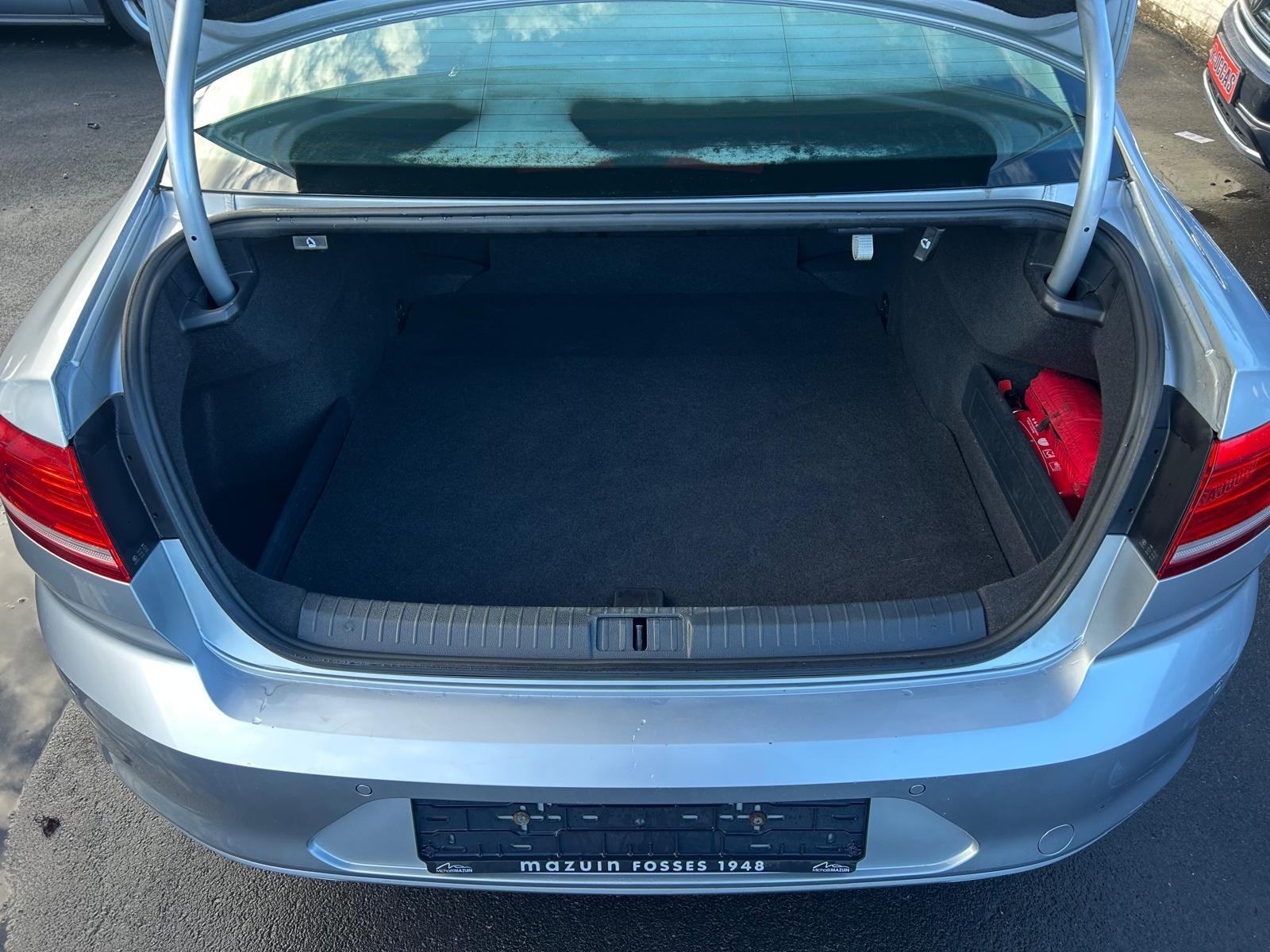 VW PASSAT 1,6 TDI NAVIGACIJA KLIMA XENON KAMERA ALU FELGE FULL., fotografija 17
