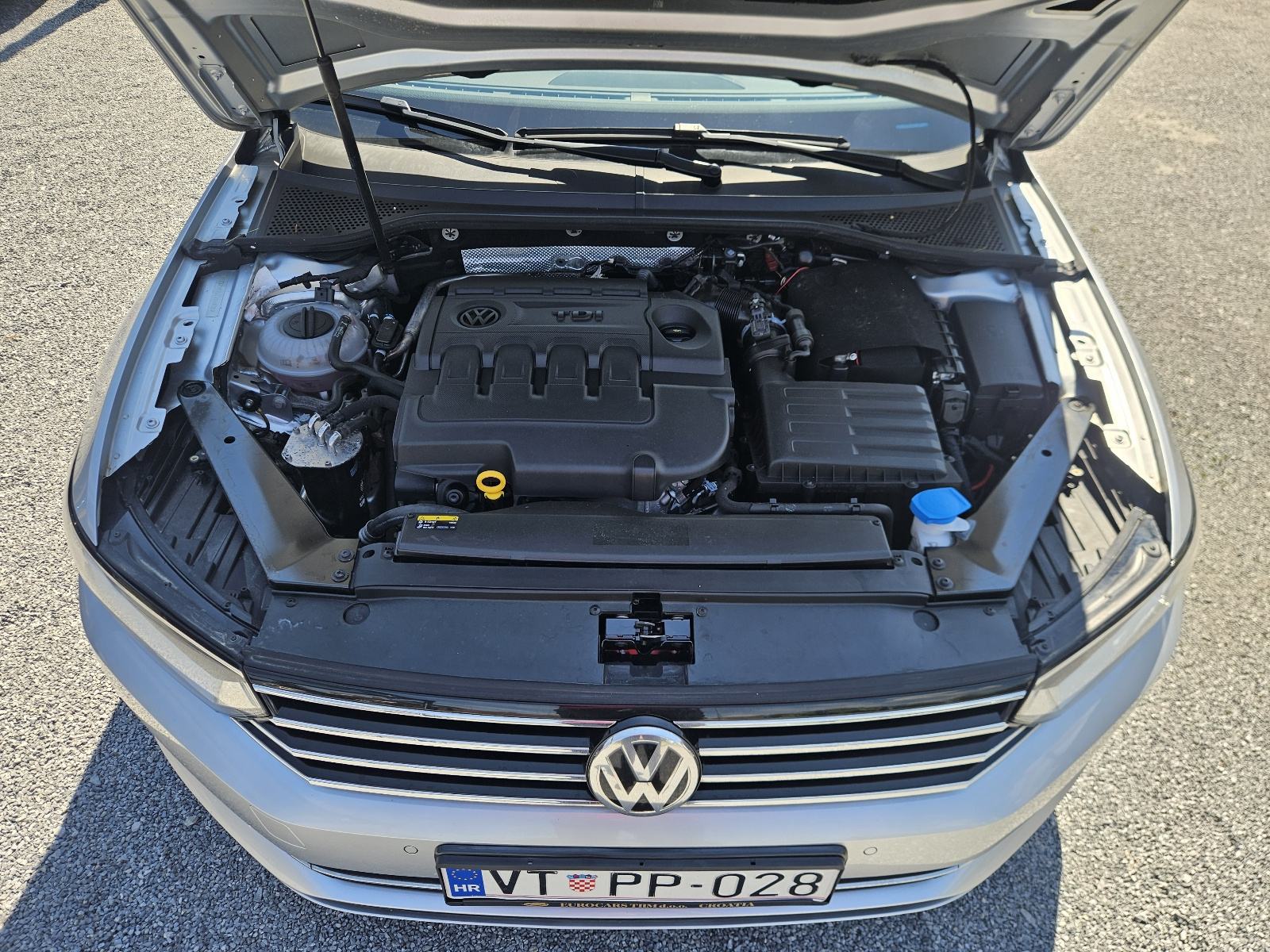 VW PASSAT 1,6 TDI NAVIGACIJA KLIMA XENON KAMERA ALU FELGE FULL., fotografija 19