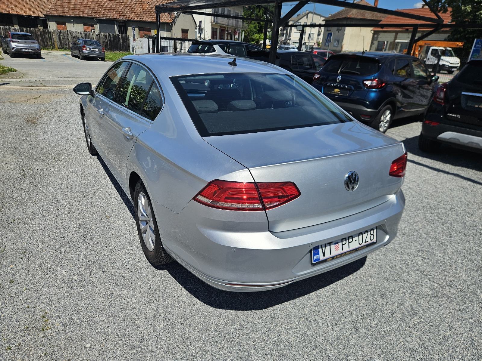VW PASSAT 1,6 TDI NAVIGACIJA KLIMA XENON KAMERA ALU FELGE FULL., fotografija 8