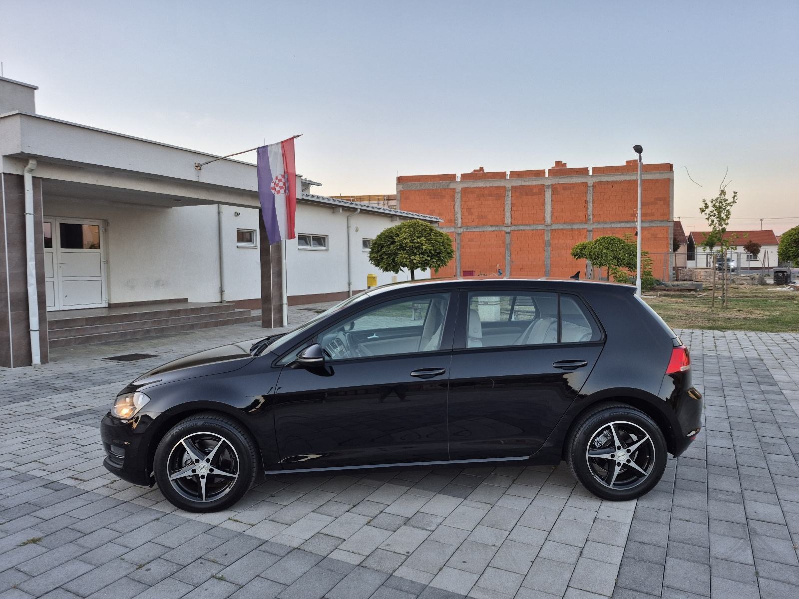 VW Golf 7 1,6 TDI Navigacija, senzori,ACC radar,Reg:4/27,alu,mf.., fotografija 3