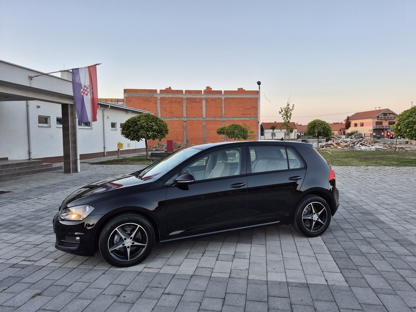 VW Golf 7 1,6 TDI Navigacija, senzori,ACC radar,Reg:4/27,alu,mf.., fotografija 2