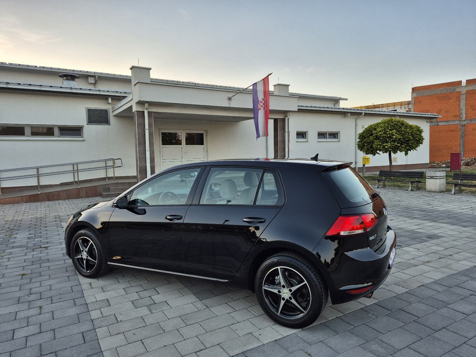 VW Golf 7 1,6 TDI Navigacija, senzori,ACC radar,Reg:4/27,alu,mf.., fotografija 4