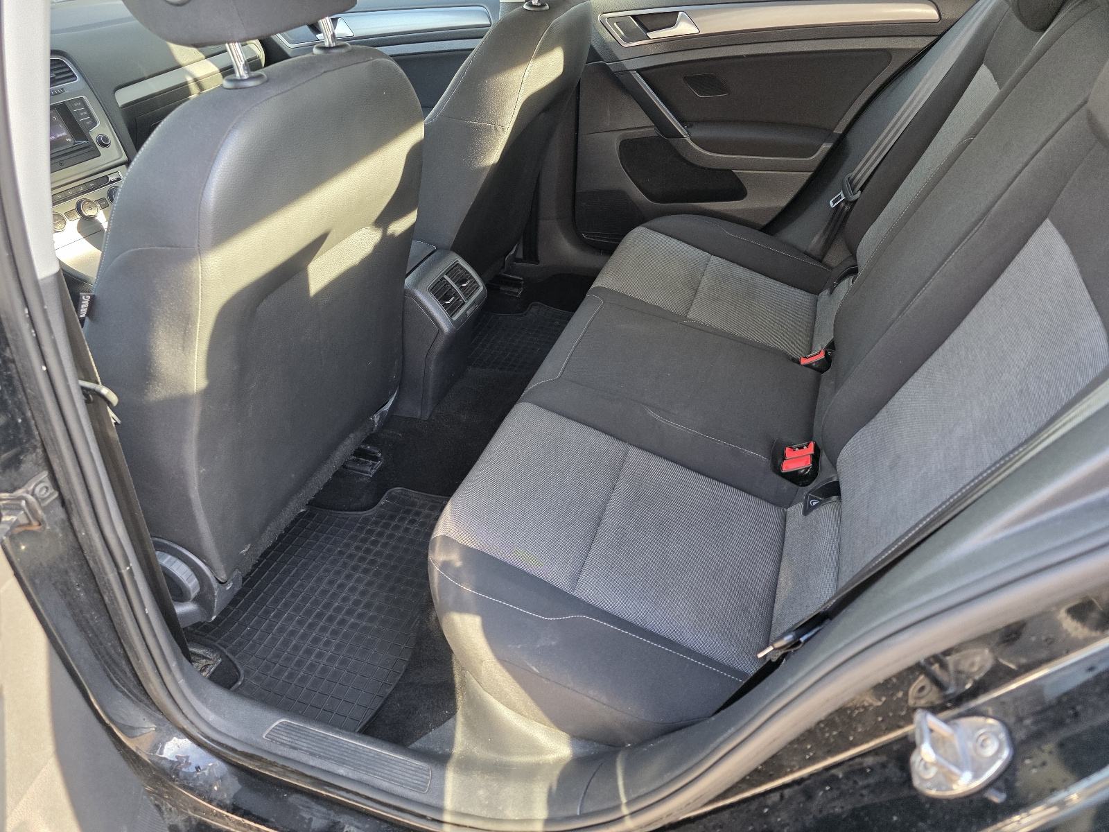 VW Golf 7 1,6 TDI Prvi vl. Nije uvoz Nove gume Servis, fotografija 10