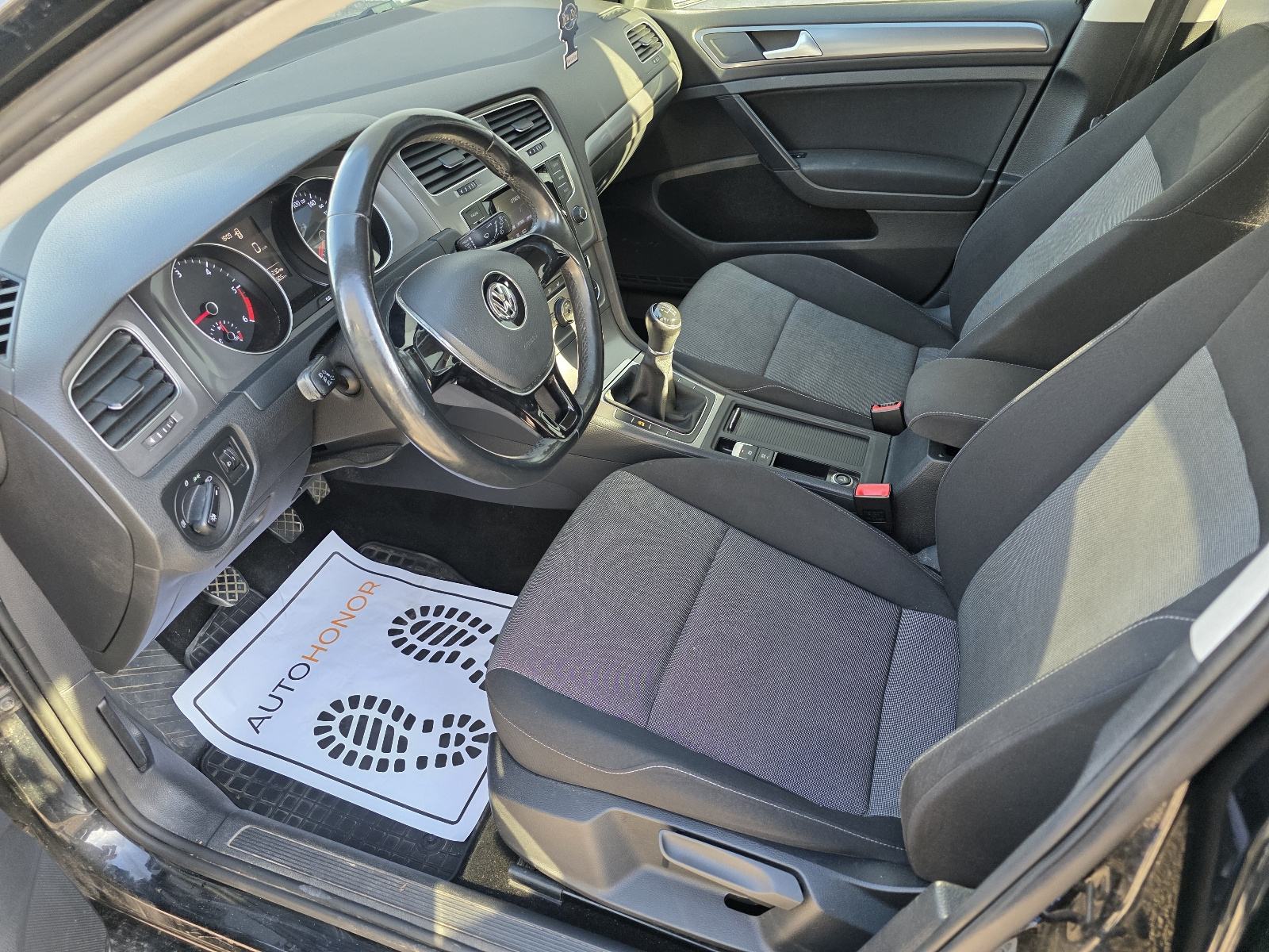 VW Golf 7 1,6 TDI Prvi vl. Nije uvoz Nove gume Servis, fotografija 8