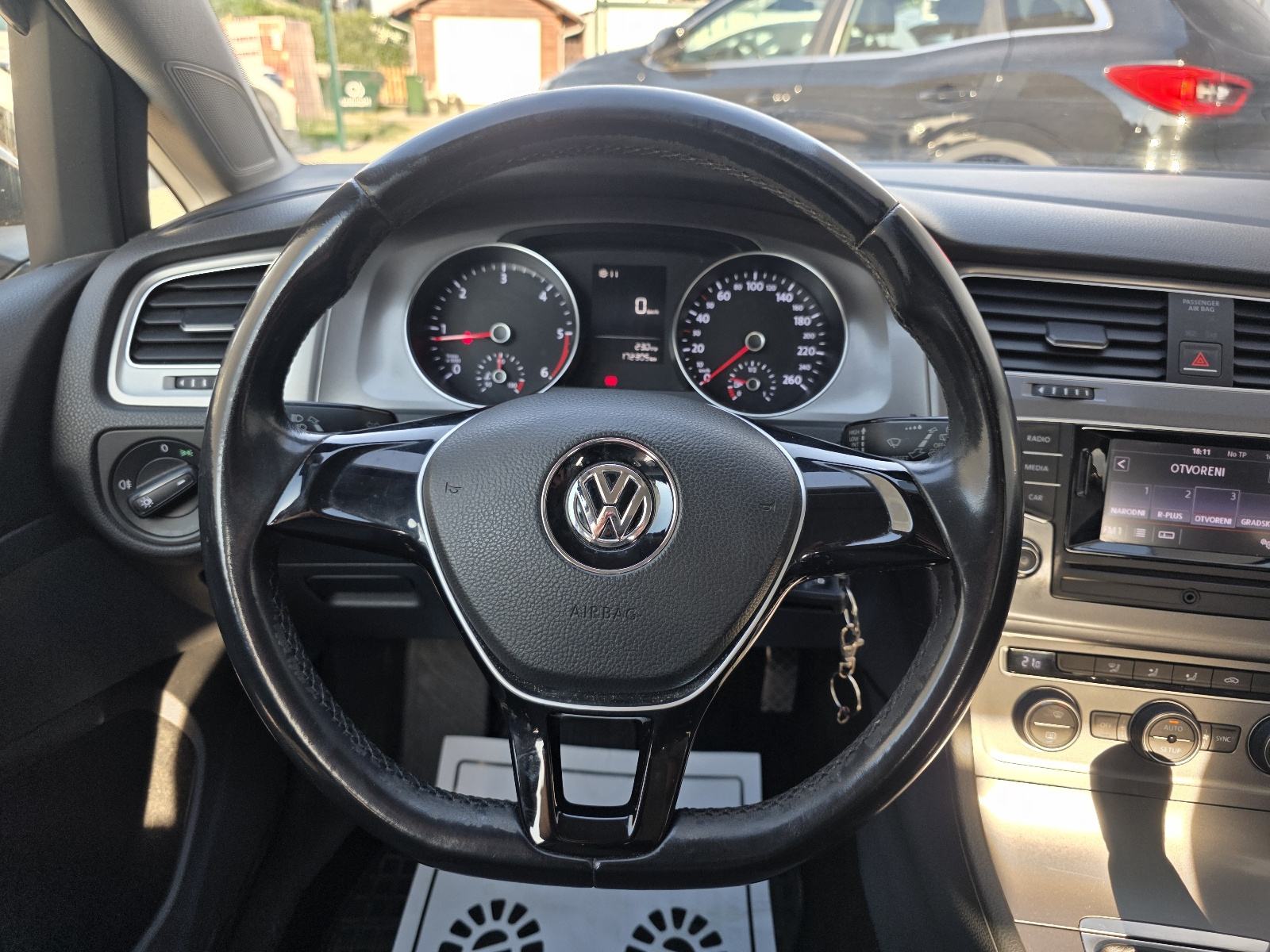 VW Golf 7 1,6 TDI Prvi vl. Nije uvoz Nove gume Servis, fotografija 17