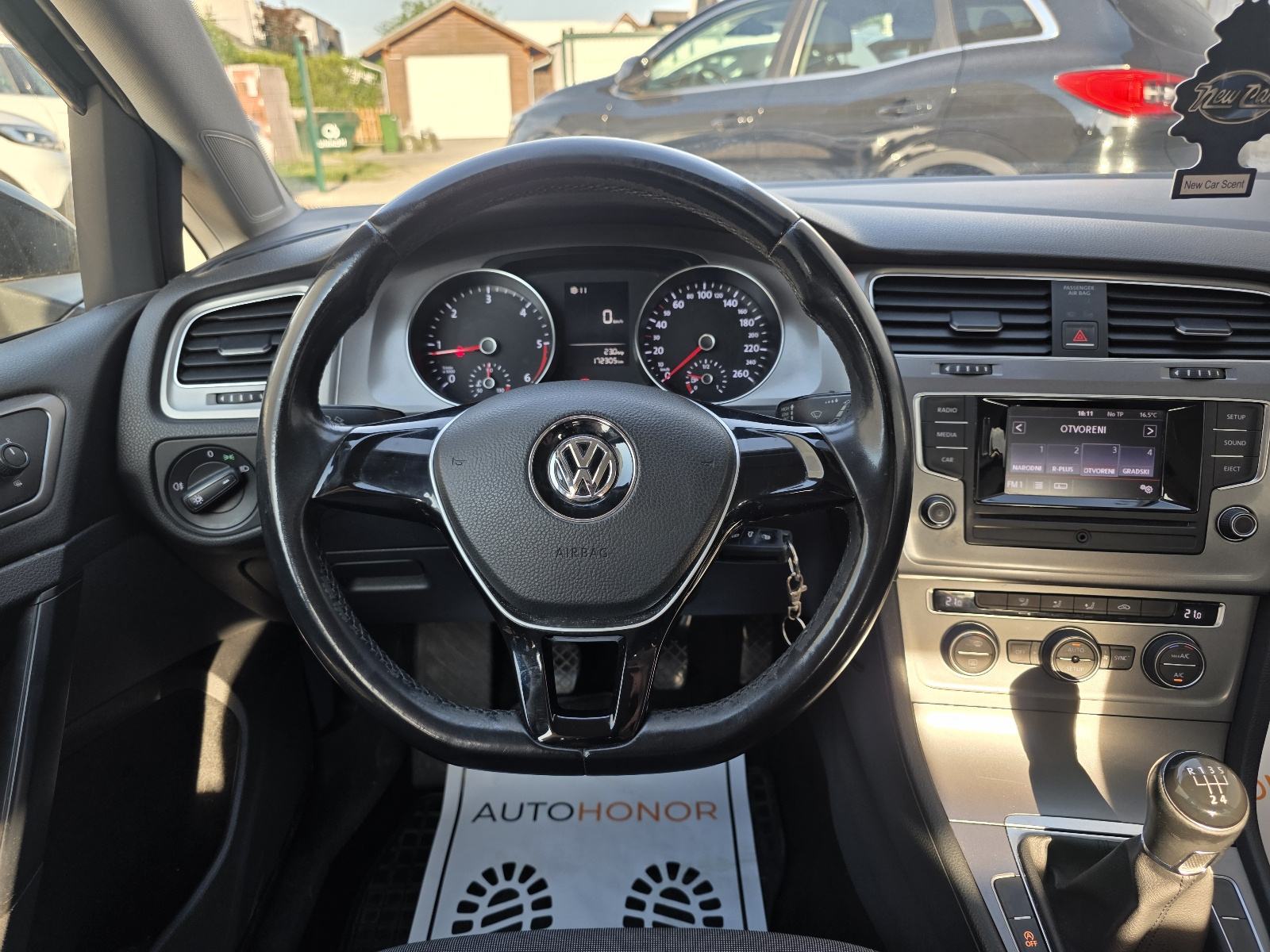 VW Golf 7 1,6 TDI Prvi vl. Nije uvoz Nove gume Servis, fotografija 16