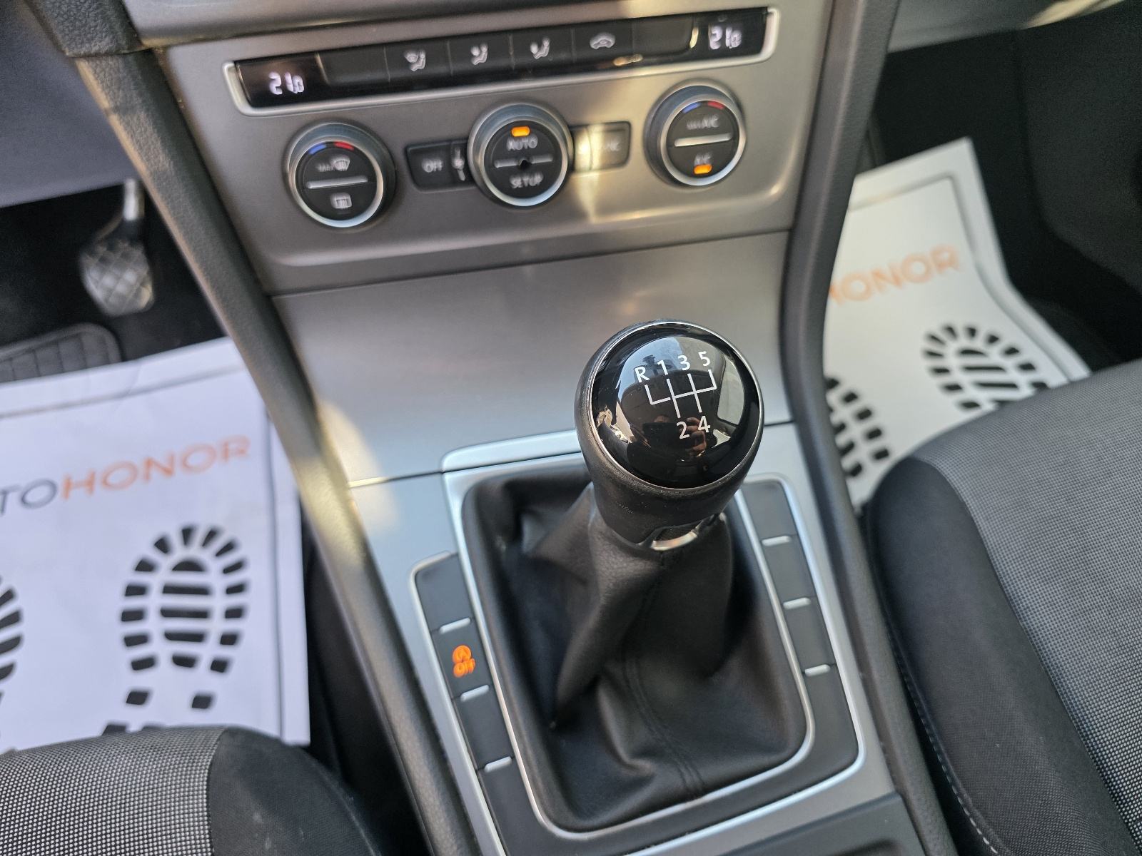 VW Golf 7 1,6 TDI Prvi vl. Nije uvoz Nove gume Servis, fotografija 20