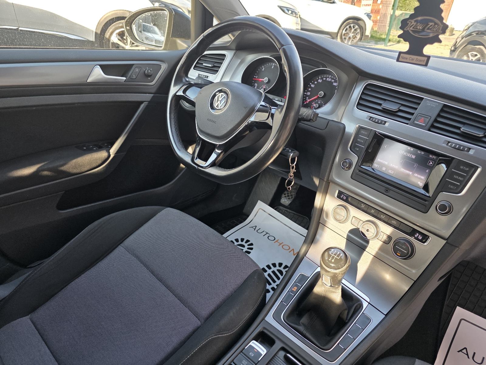 VW Golf 7 1,6 TDI Prvi vl. Nije uvoz Nove gume Servis, fotografija 18
