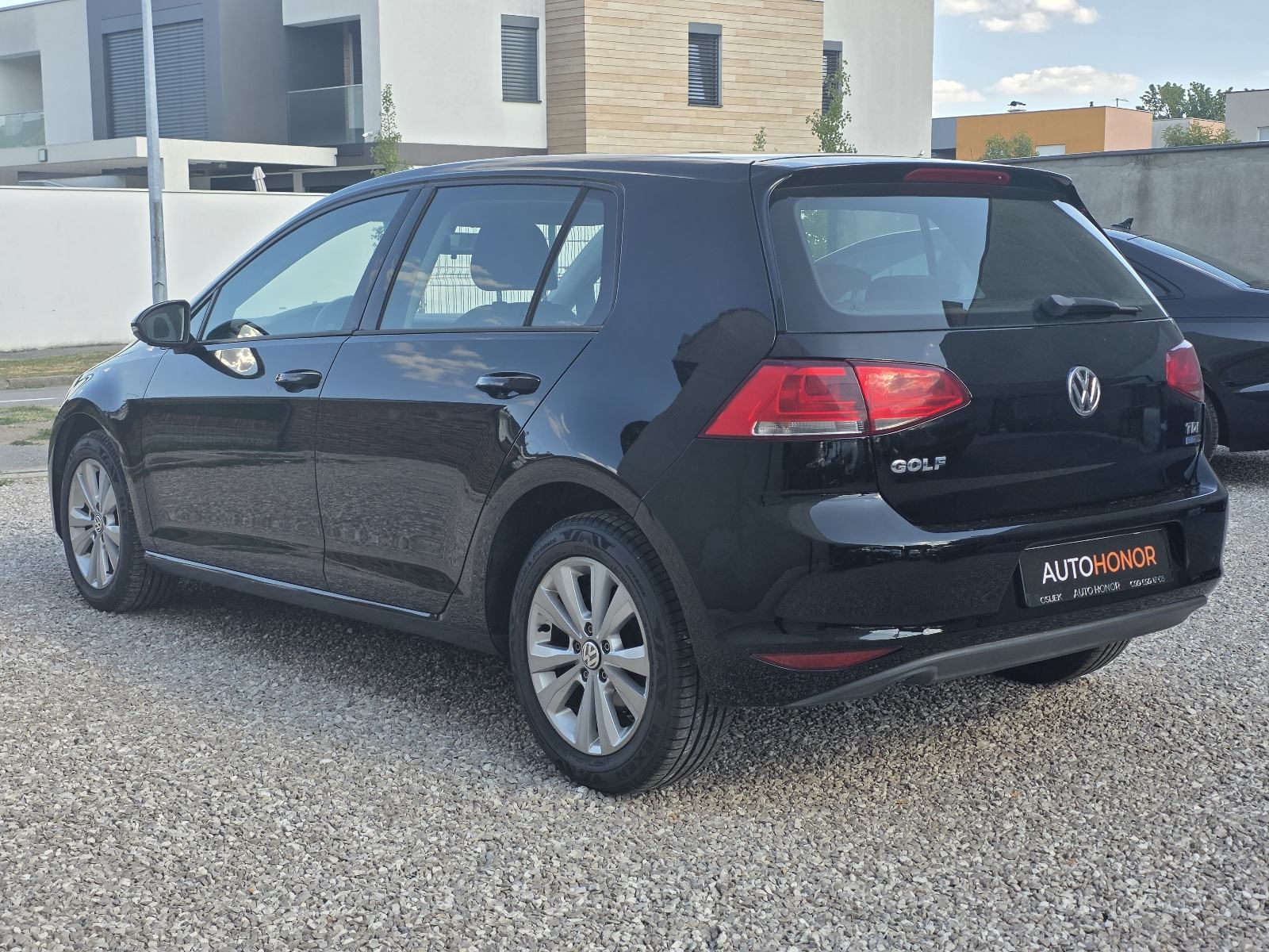 VW Golf 7 1,6 TDI Prvi vl. Nije uvoz Nove gume Servis, fotografija 6