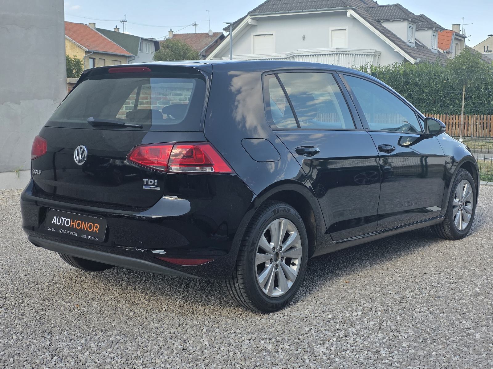 VW Golf 7 1,6 TDI Prvi vl. Nije uvoz Nove gume Servis, fotografija 5