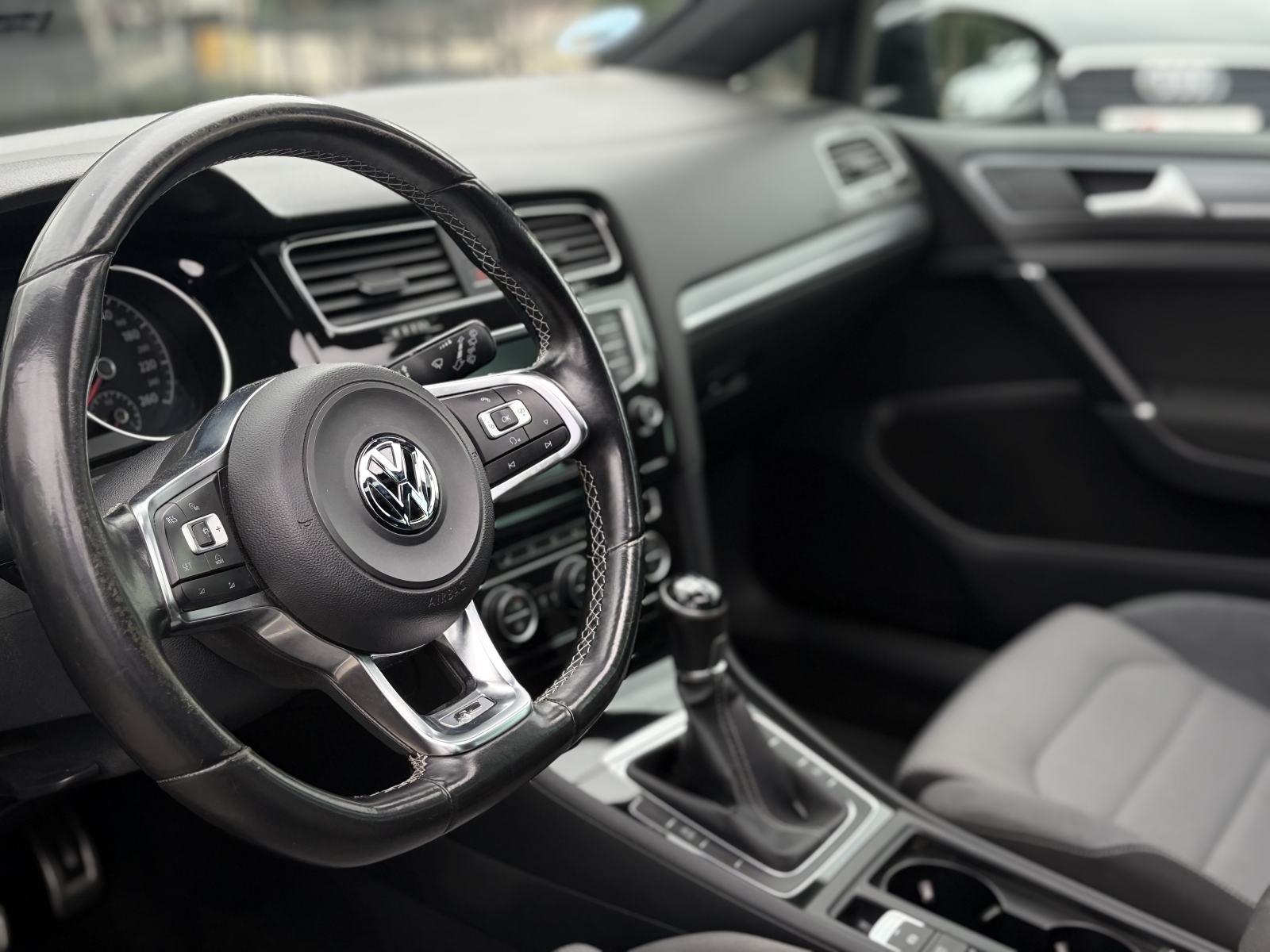VW Golf 7 1,6 TDI R LINE *Panorama* *Radar* *Top stanje* *Jamstvo*, fotografija 19