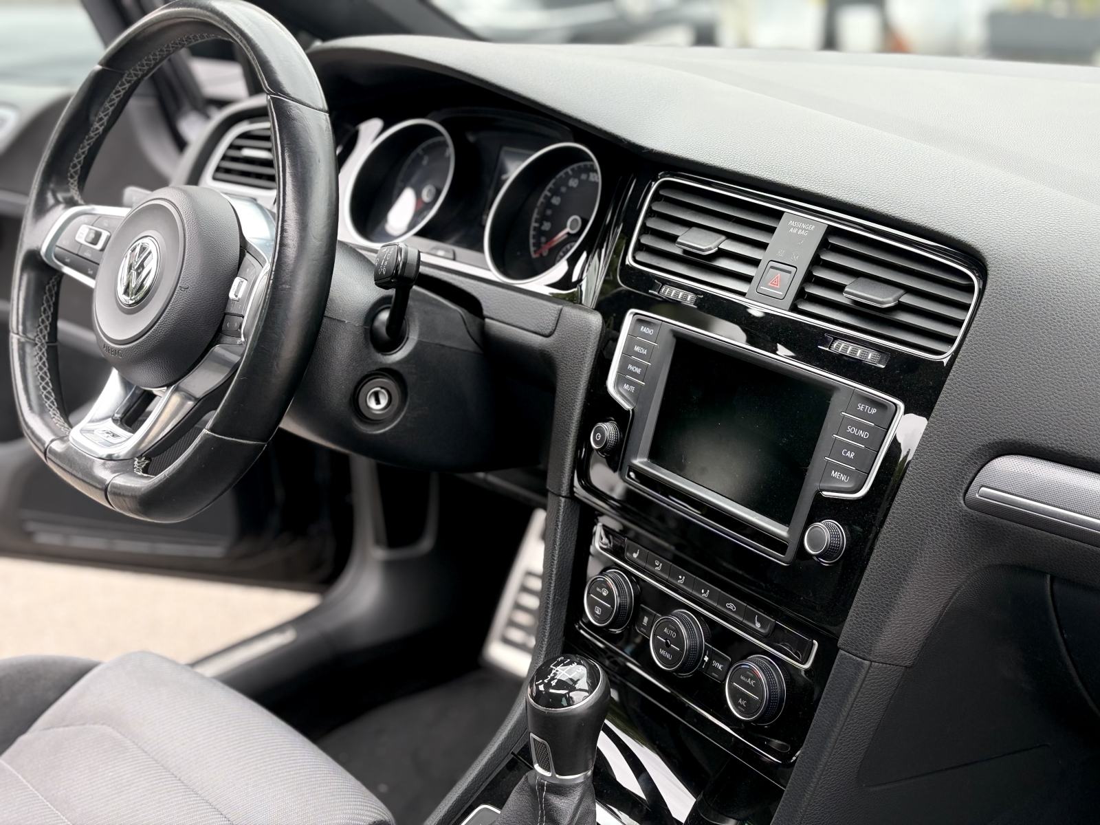 VW Golf 7 1,6 TDI R LINE *Panorama* *Radar* *Top stanje* *Jamstvo*, fotografija 20