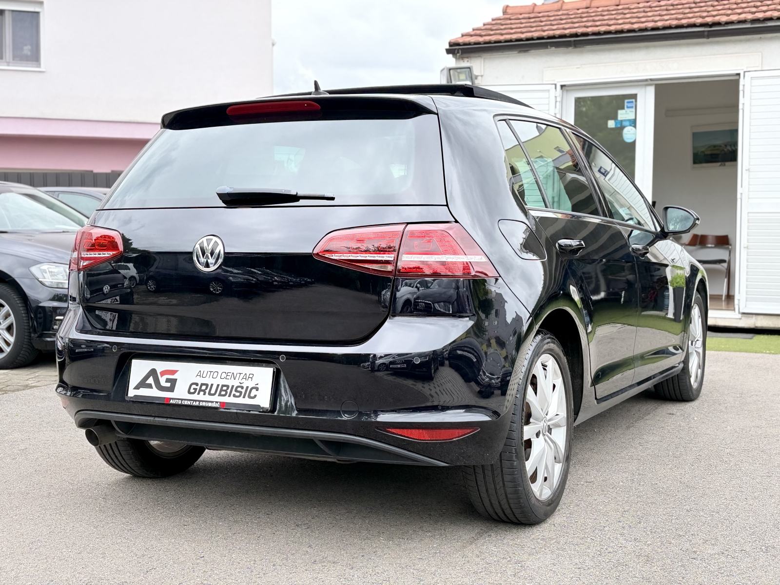 VW Golf 7 1,6 TDI R LINE *Panorama* *Radar* *Top stanje* *Jamstvo*, fotografija 17