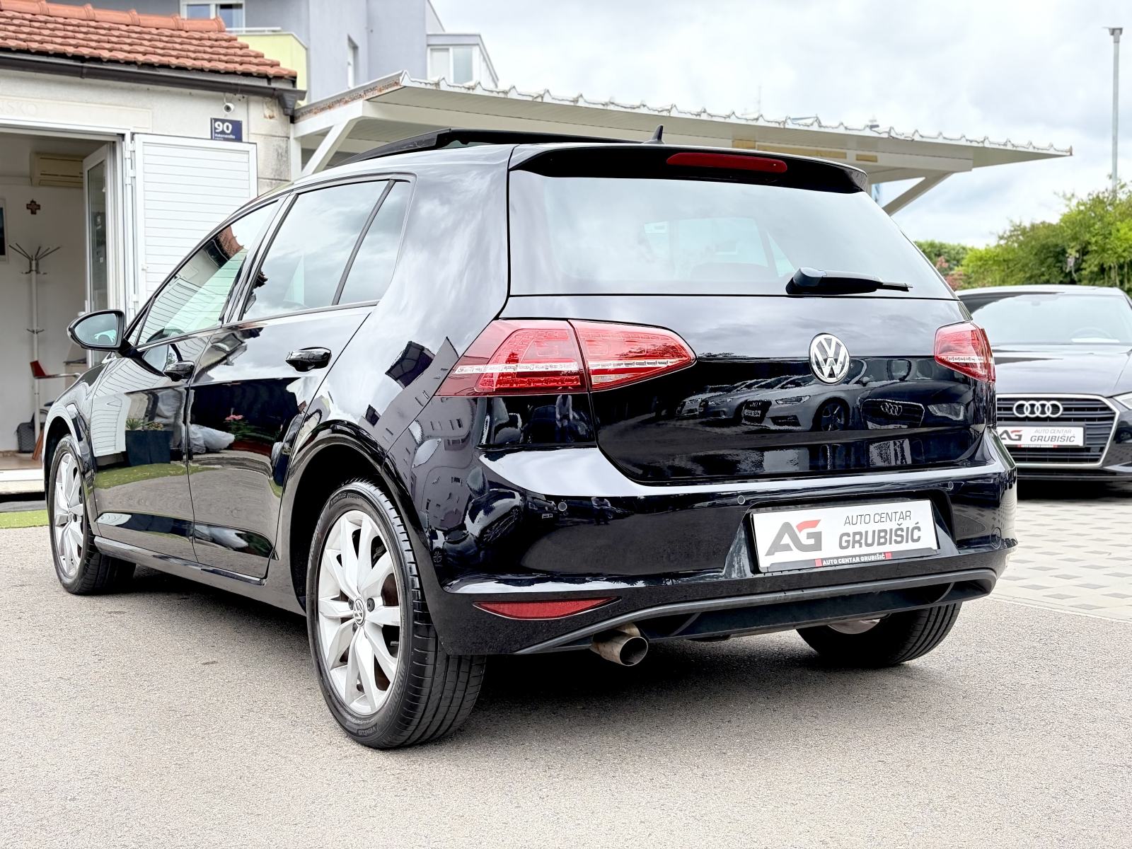 VW Golf 7 1,6 TDI R LINE *Panorama* *Radar* *Top stanje* *Jamstvo*, fotografija 15