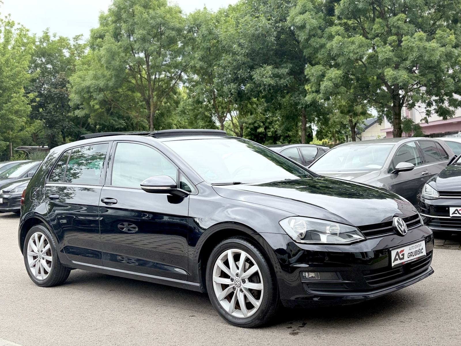 VW Golf 7 1,6 TDI R LINE *Panorama* *Radar* *Top stanje* *Jamstvo*, fotografija 13