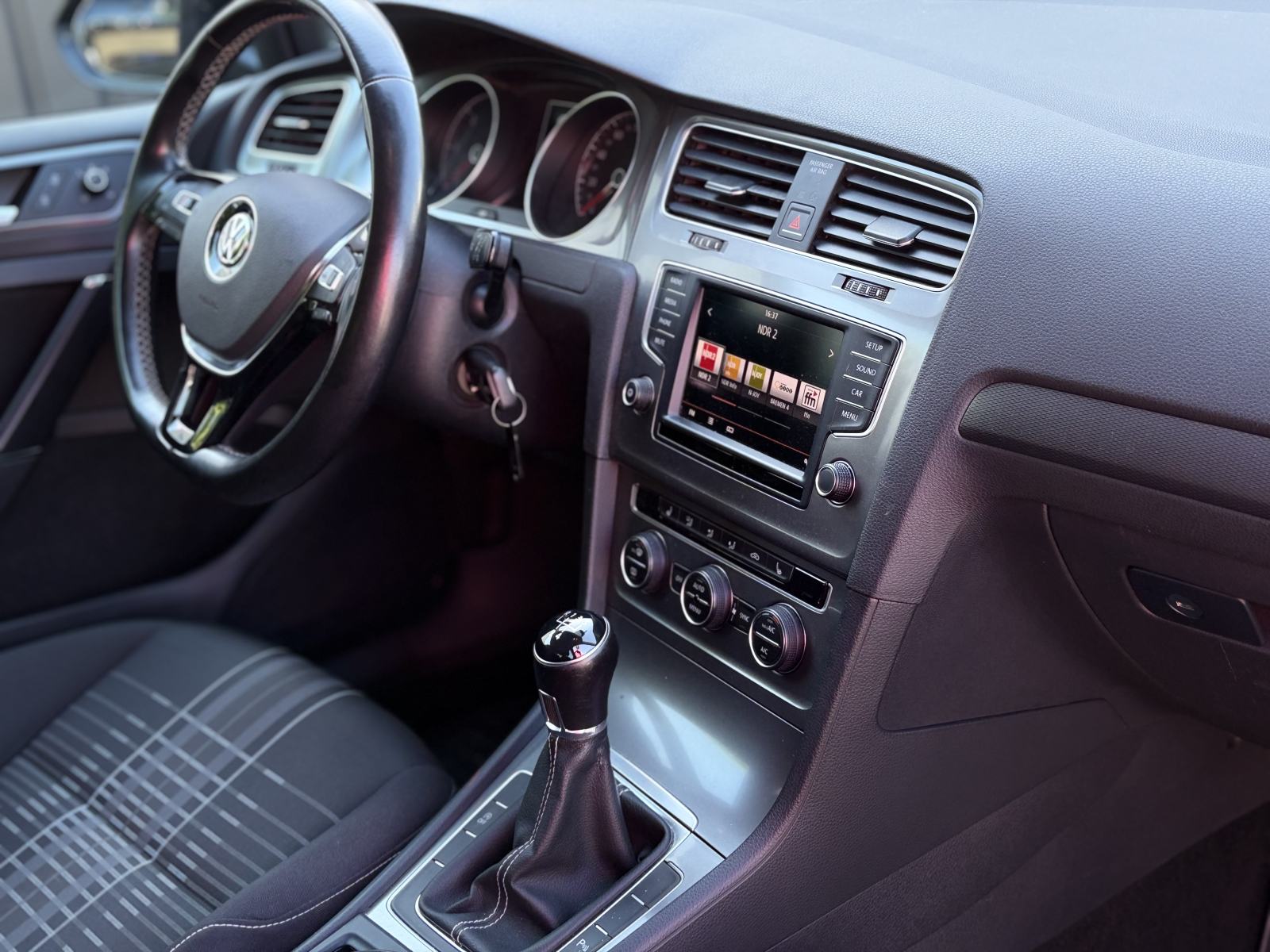 VW Golf 7 1,6 TDI *Servisna knjiga* *Veliki servis* *Jamstvo*, fotografija 16