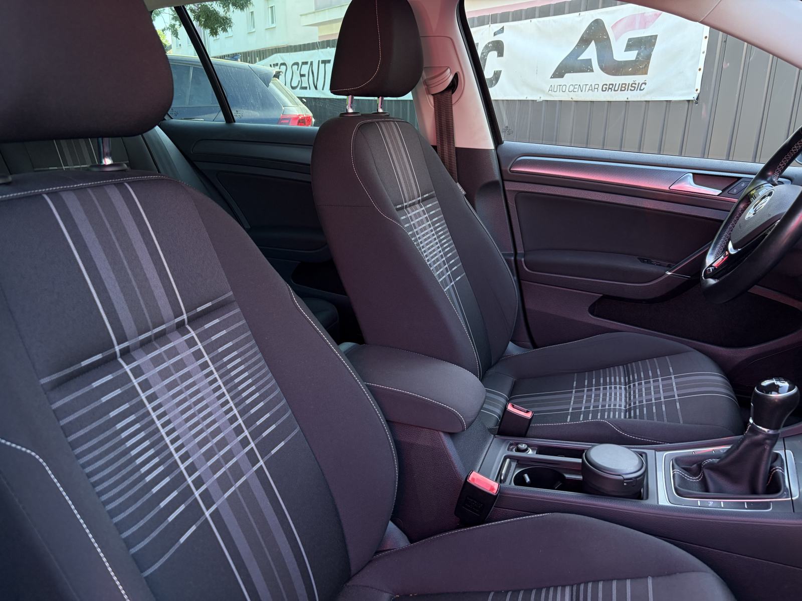 VW Golf 7 1,6 TDI *Servisna knjiga* *Veliki servis* *Jamstvo*, fotografija 19
