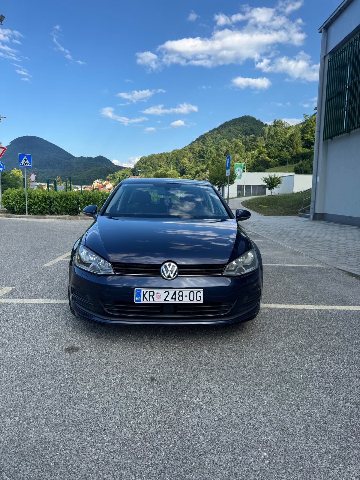 VW Golf VII 1.6 TDI•2015.G•VELIKI I MALI SERVIS•360° SENZORI•NAVIGACIJ, fotografija 2