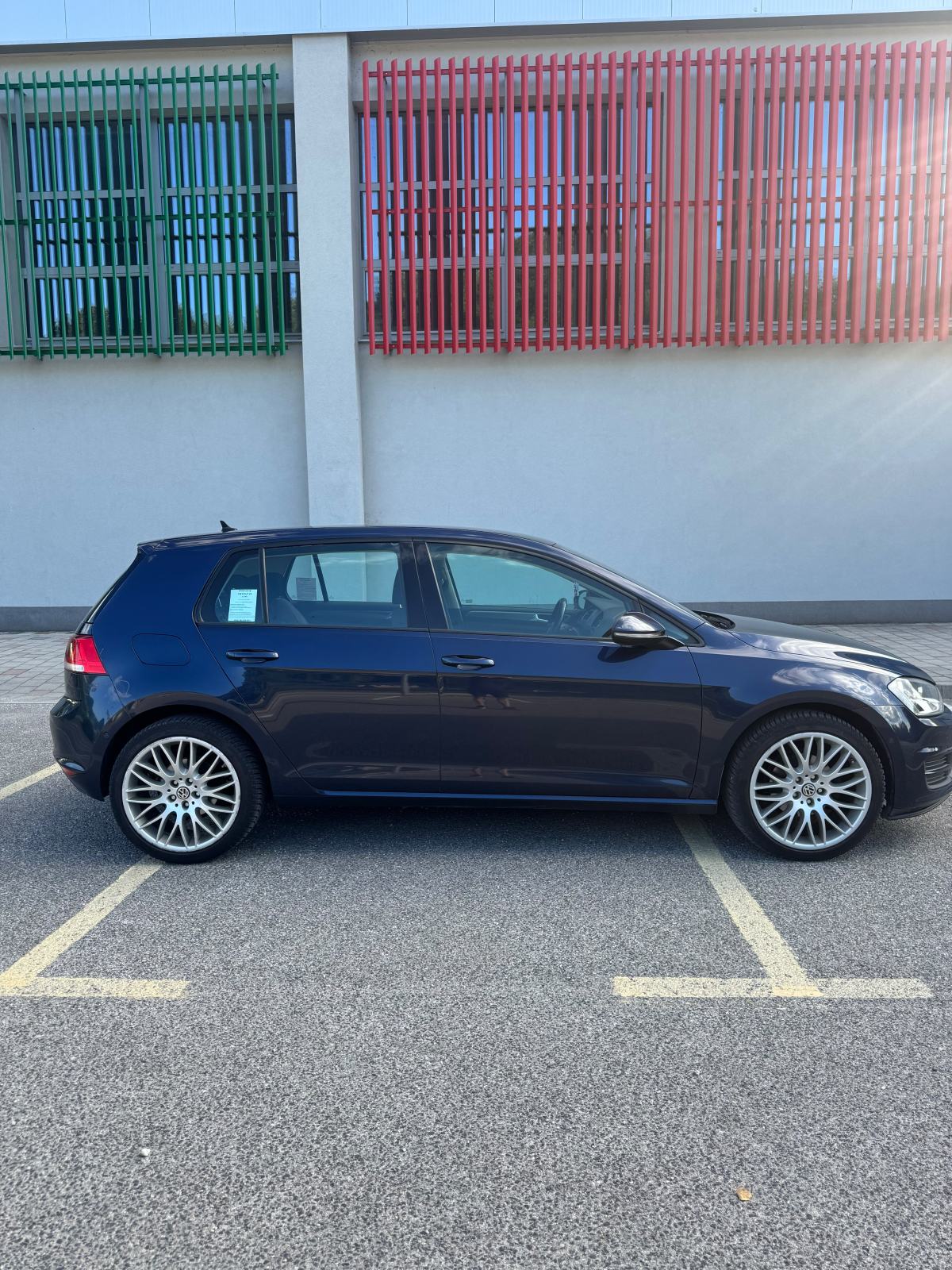 VW Golf VII 1.6 TDI•2015.G•VELIKI I MALI SERVIS•360° SENZORI•NAVIGACIJ, fotografija 6