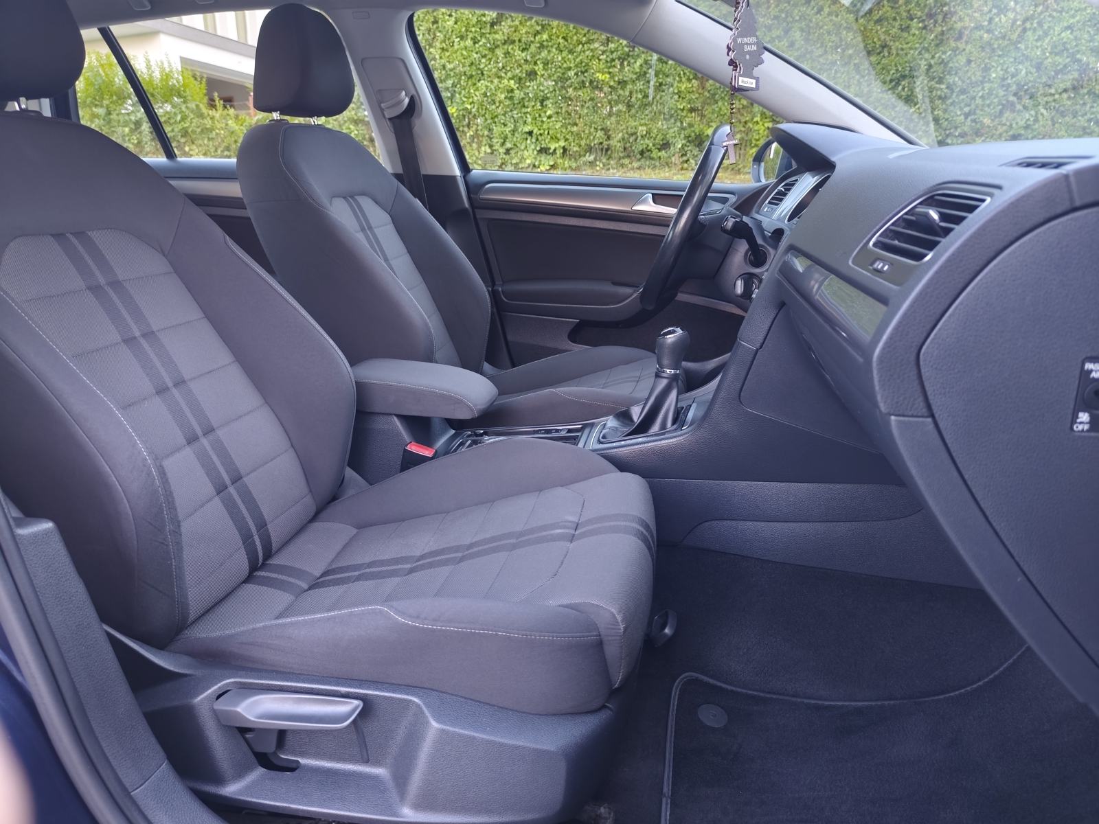 VW Golf VII 1.6 TDI•2015.G•VELIKI I MALI SERVIS•360° SENZORI•NAVIGACIJ, fotografija 11