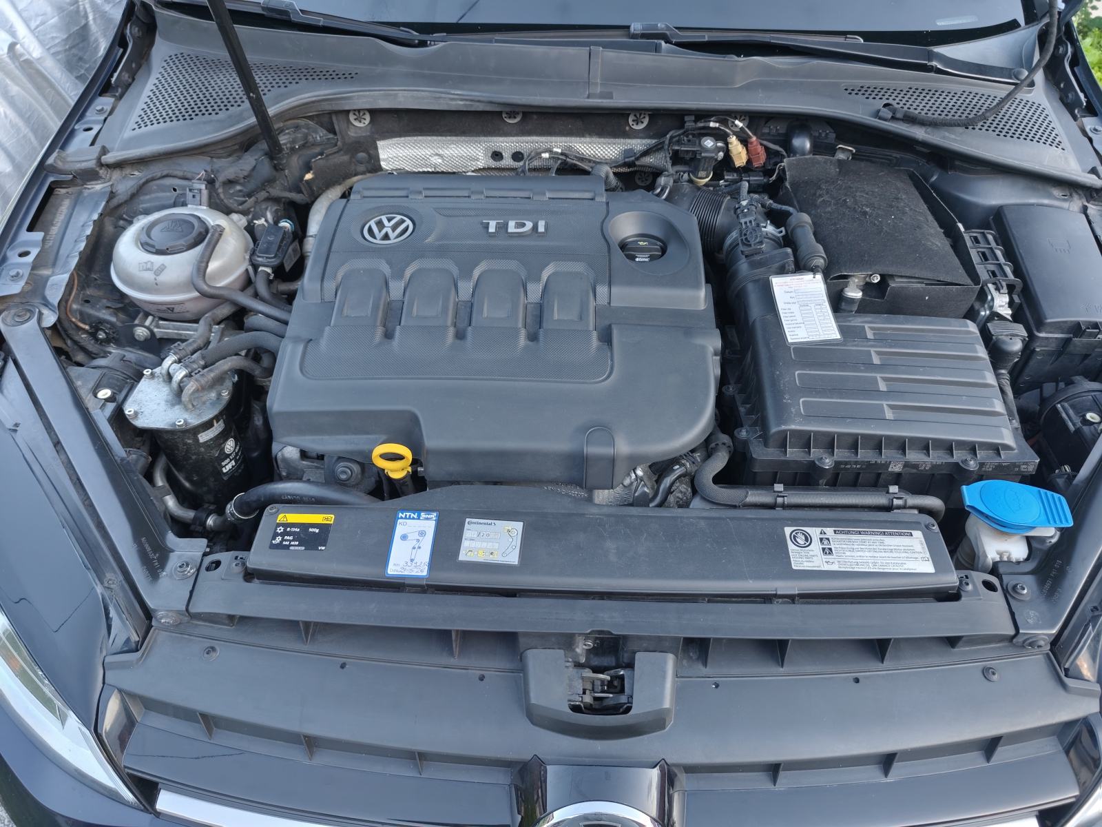 VW Golf VII 1.6 TDI•2015.G•VELIKI I MALI SERVIS•360° SENZORI•NAVIGACIJ, fotografija 14