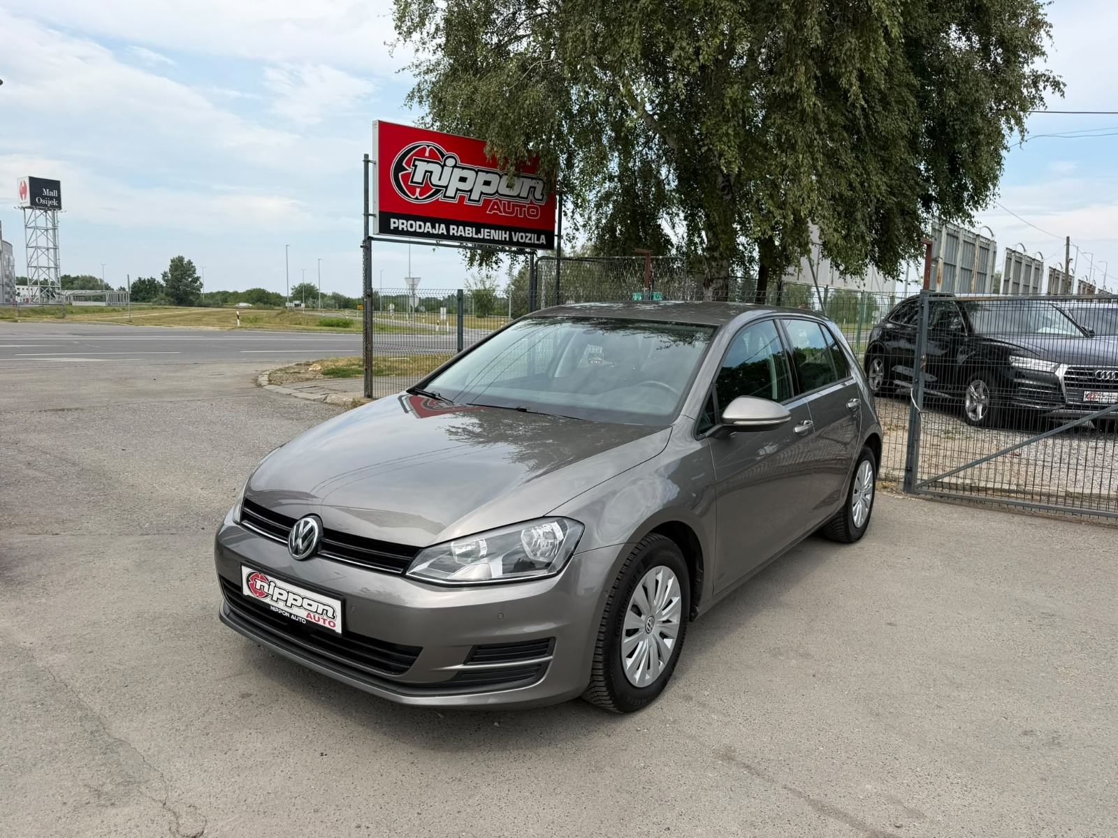 VW Golf 7 1,6 TDI NAVIGACIJA - KLIMA - TEMPOMAT - AUTOKREDIT, pogled izvana - slika 1