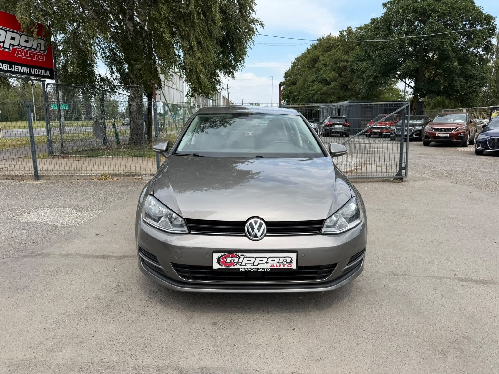 VW Golf 7 1,6 TDI NAVIGACIJA - KLIMA - TEMPOMAT - AUTOKREDIT, pogled izvana - slika 2