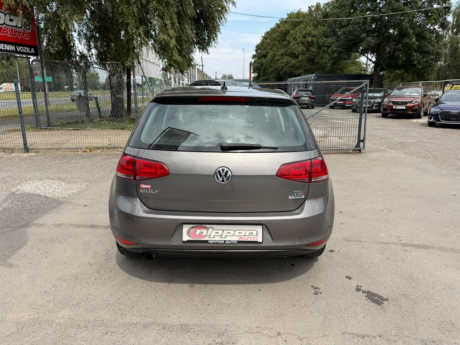 VW Golf 7 1,6 TDI NAVIGACIJA - KLIMA - TEMPOMAT - AUTOKREDIT, pogled izvana - slika 5