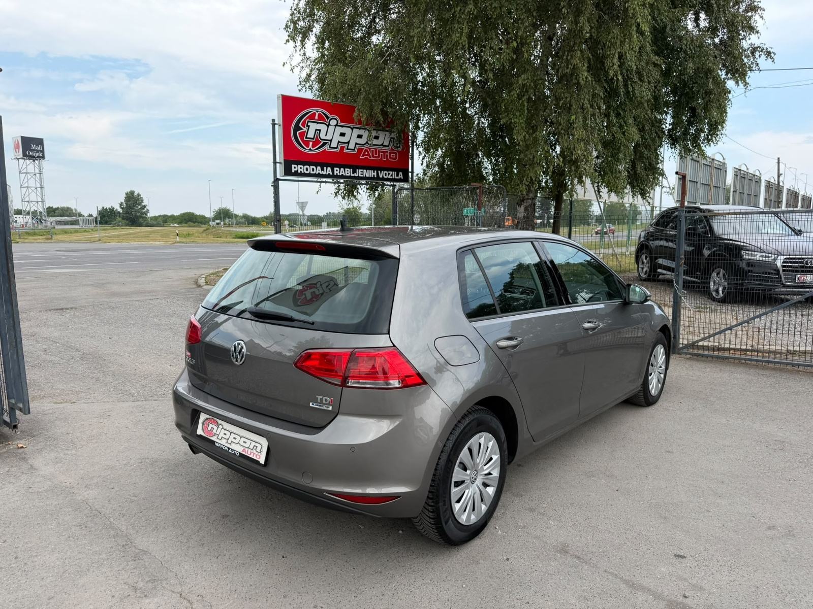 VW Golf 7 1,6 TDI NAVIGACIJA - KLIMA - TEMPOMAT - AUTOKREDIT, fotografija 6