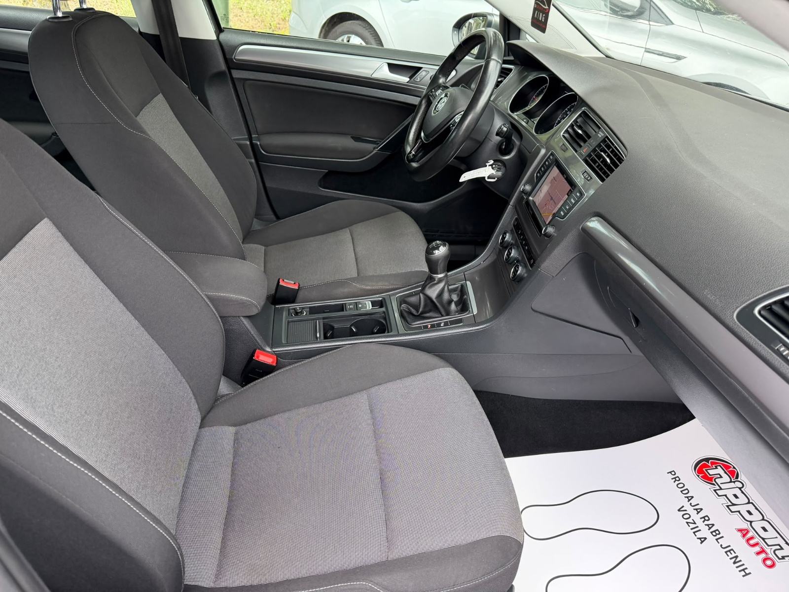 VW Golf 7 1,6 TDI NAVIGACIJA - KLIMA - TEMPOMAT - AUTOKREDIT, fotografija 19