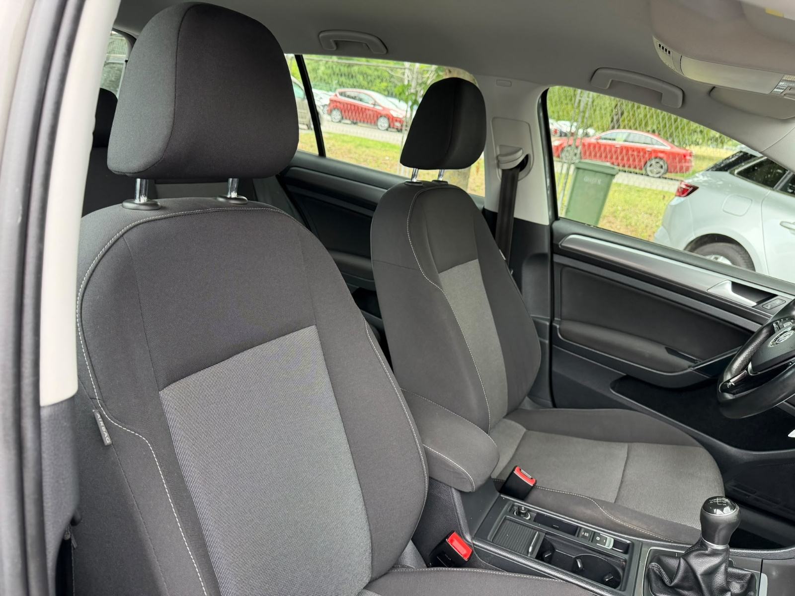 VW Golf 7 1,6 TDI NAVIGACIJA - KLIMA - TEMPOMAT - AUTOKREDIT, fotografija 20