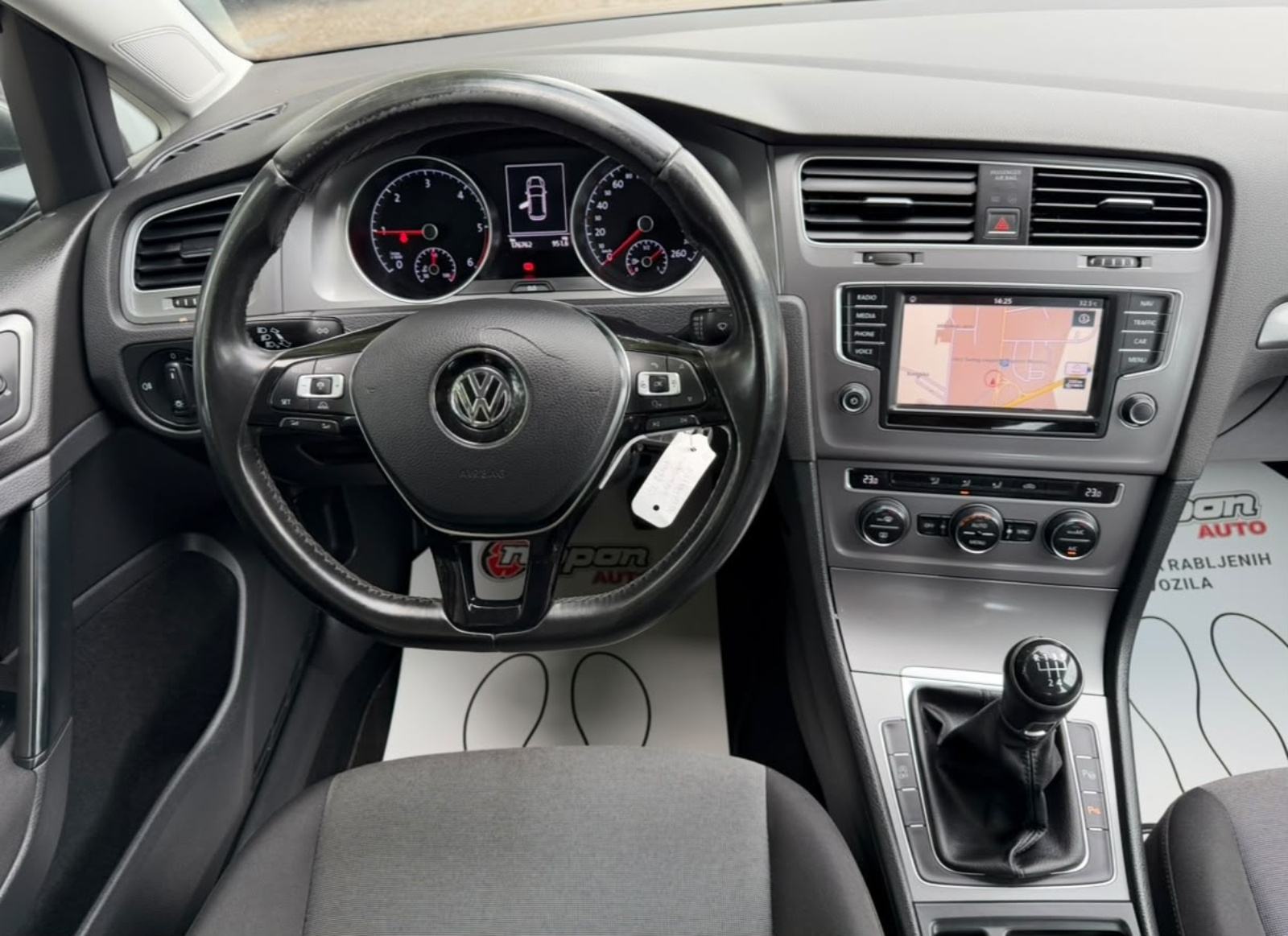 VW Golf 7 1,6 TDI NAVIGACIJA - KLIMA - TEMPOMAT - AUTOKREDIT, fotografija 13