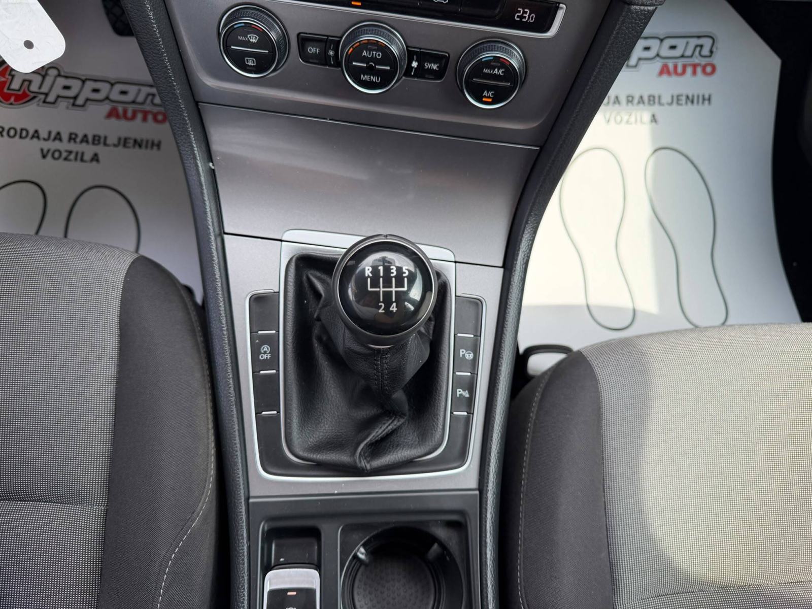 VW Golf 7 1,6 TDI NAVIGACIJA - KLIMA - TEMPOMAT - AUTOKREDIT, fotografija 16
