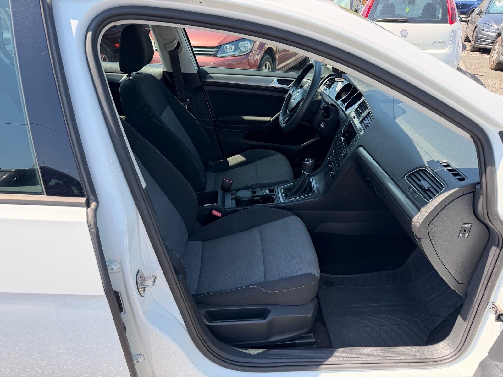 VW Golf 7 1,6 TDI reg godinu dana, fotografija 6