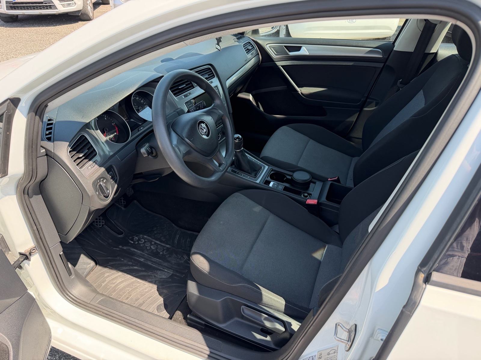 VW Golf 7 1,6 TDI reg godinu dana, fotografija 10