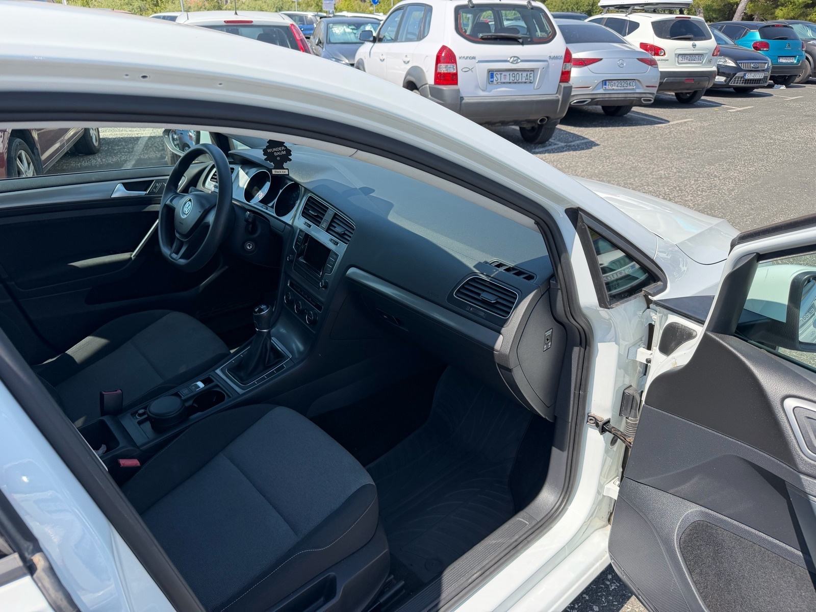 VW Golf 7 1,6 TDI reg godinu dana, fotografija 11
