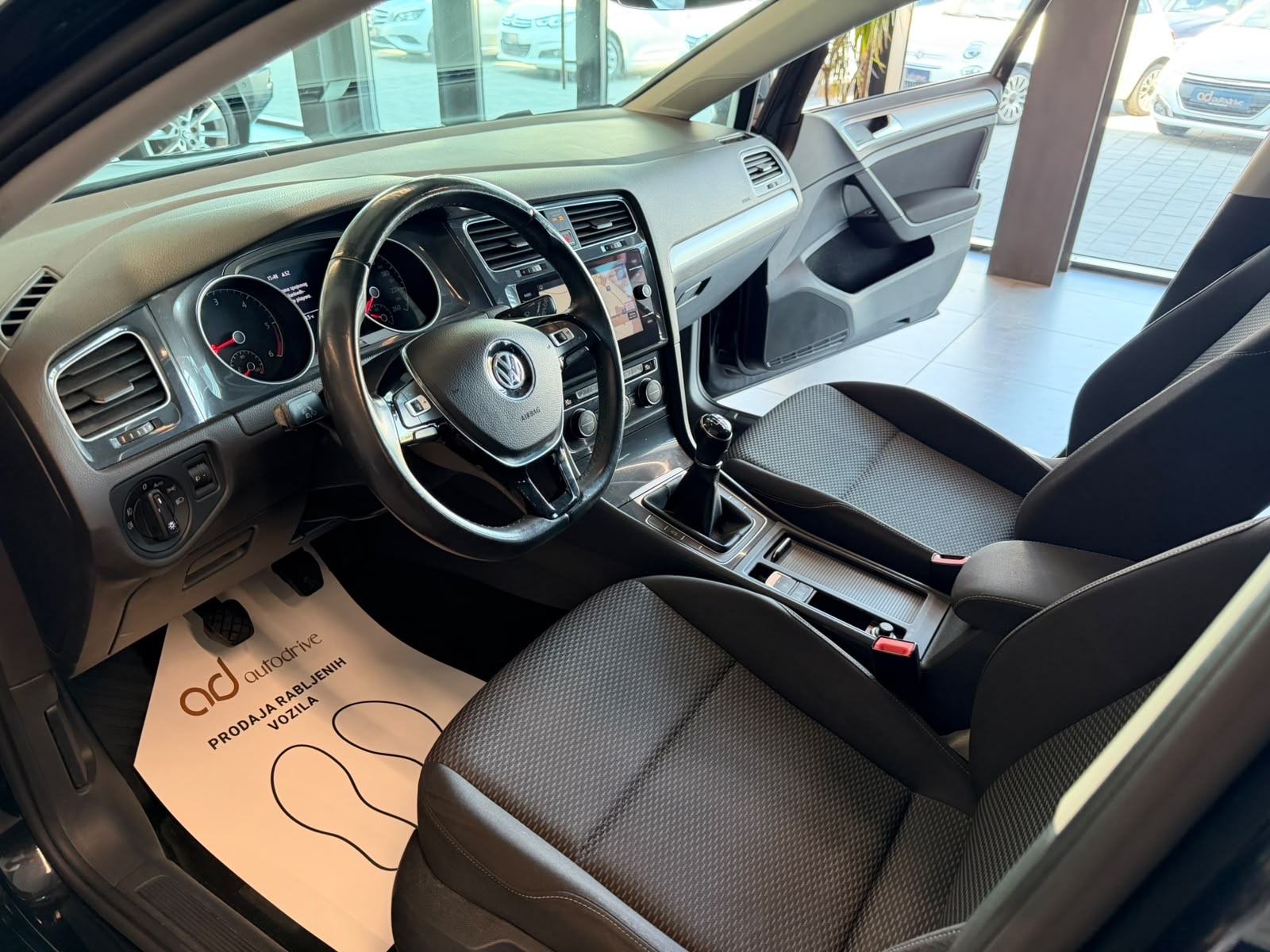 VW Golf 7 1,6 TDI NAVI • KLIMA • REGISTRIRAN • TEMPOMAT • LEASING, fotografija 13