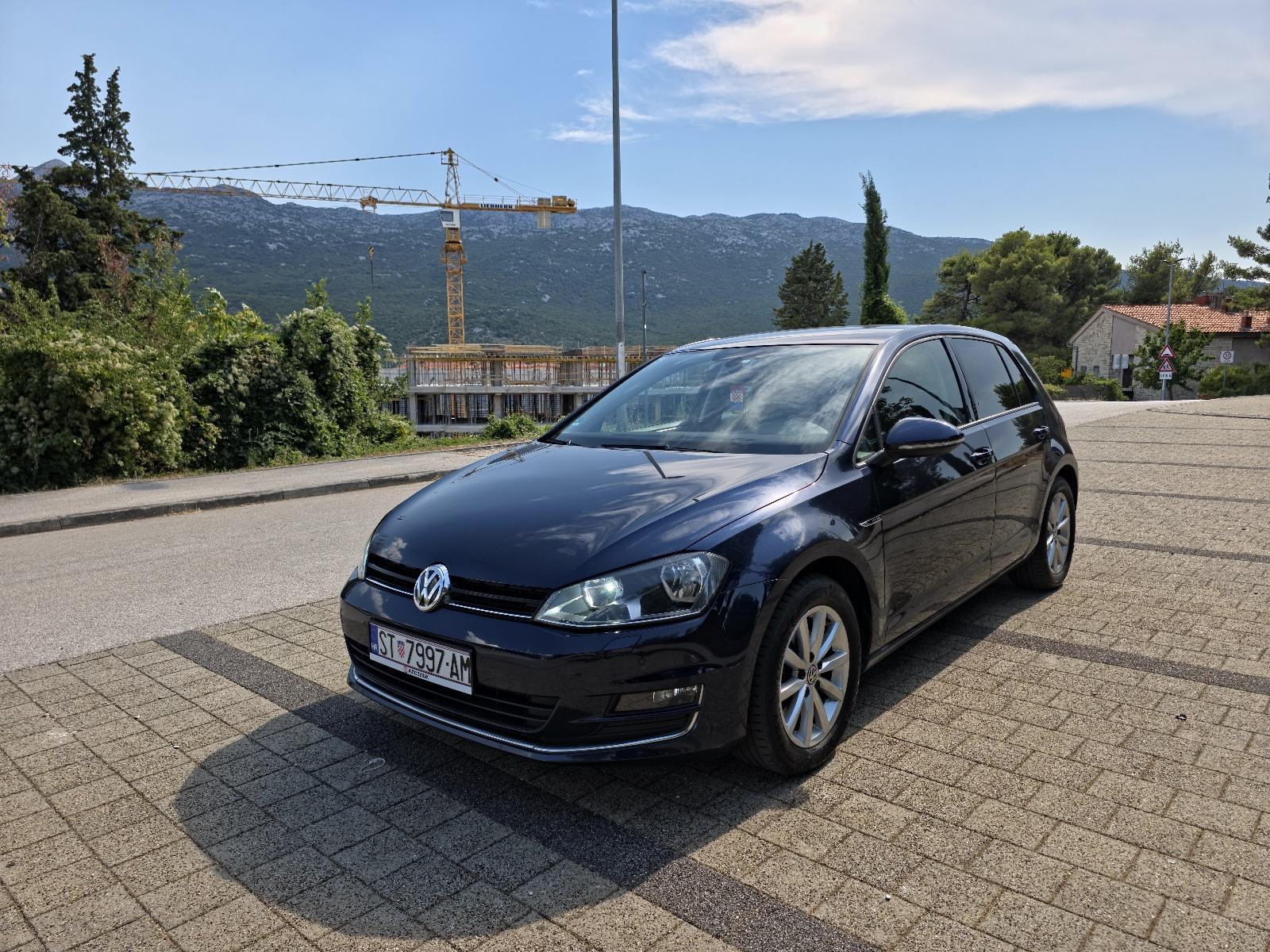 VW Golf 7 1,6 TDI / 8 novih guma / registriran 01/27, fotografija 1