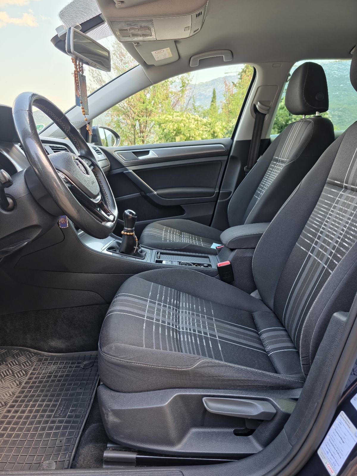 VW Golf 7 1,6 TDI / 8 novih guma / registriran 01/27, fotografija 8