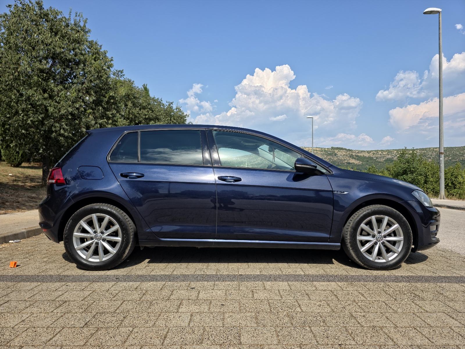 VW Golf 7 1,6 TDI / 8 novih guma / registriran 01/27, fotografija 15